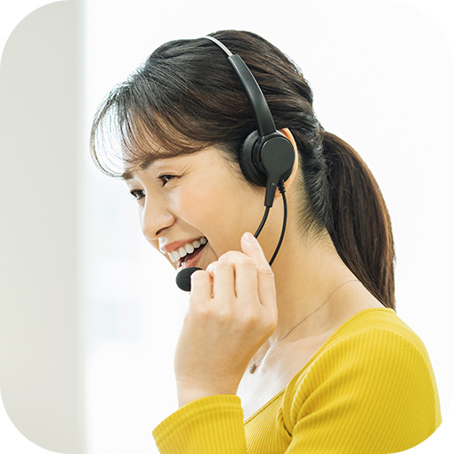 世田谷自然食品のコールセンター社員の笑顔写真